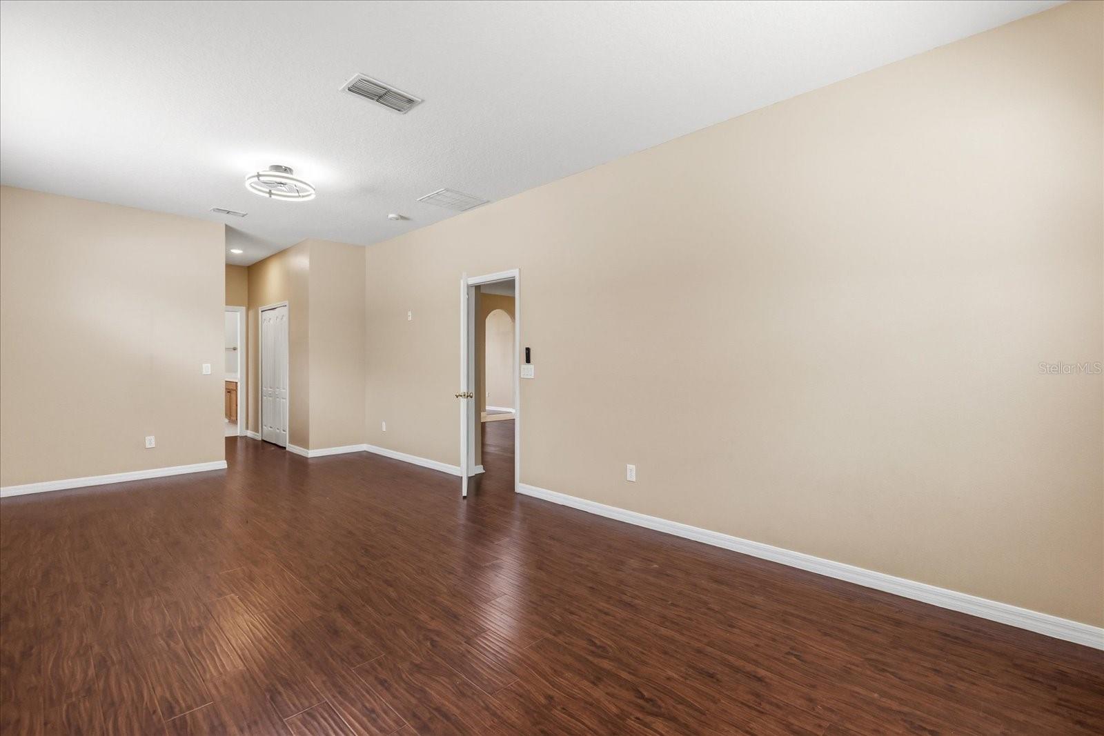 Image 20 of 31 For 271 Magnolia Park Trl