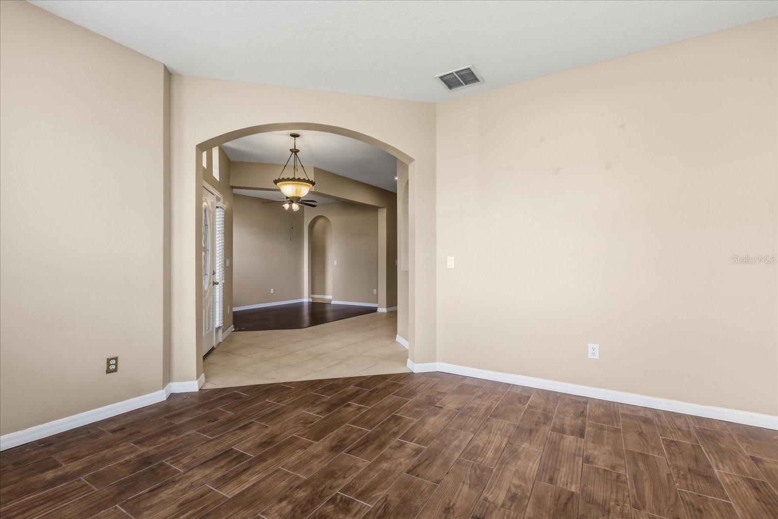 Image 7 of 31 For 271 Magnolia Park Trl