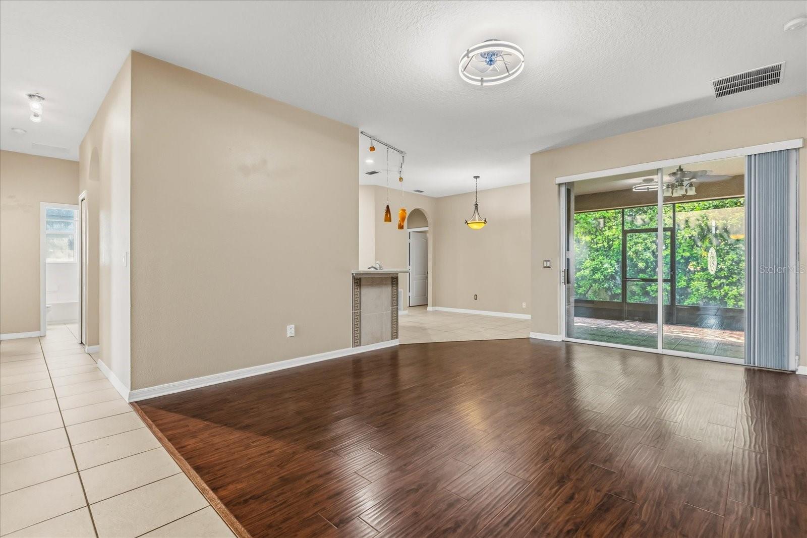 Image 8 of 31 For 271 Magnolia Park Trl