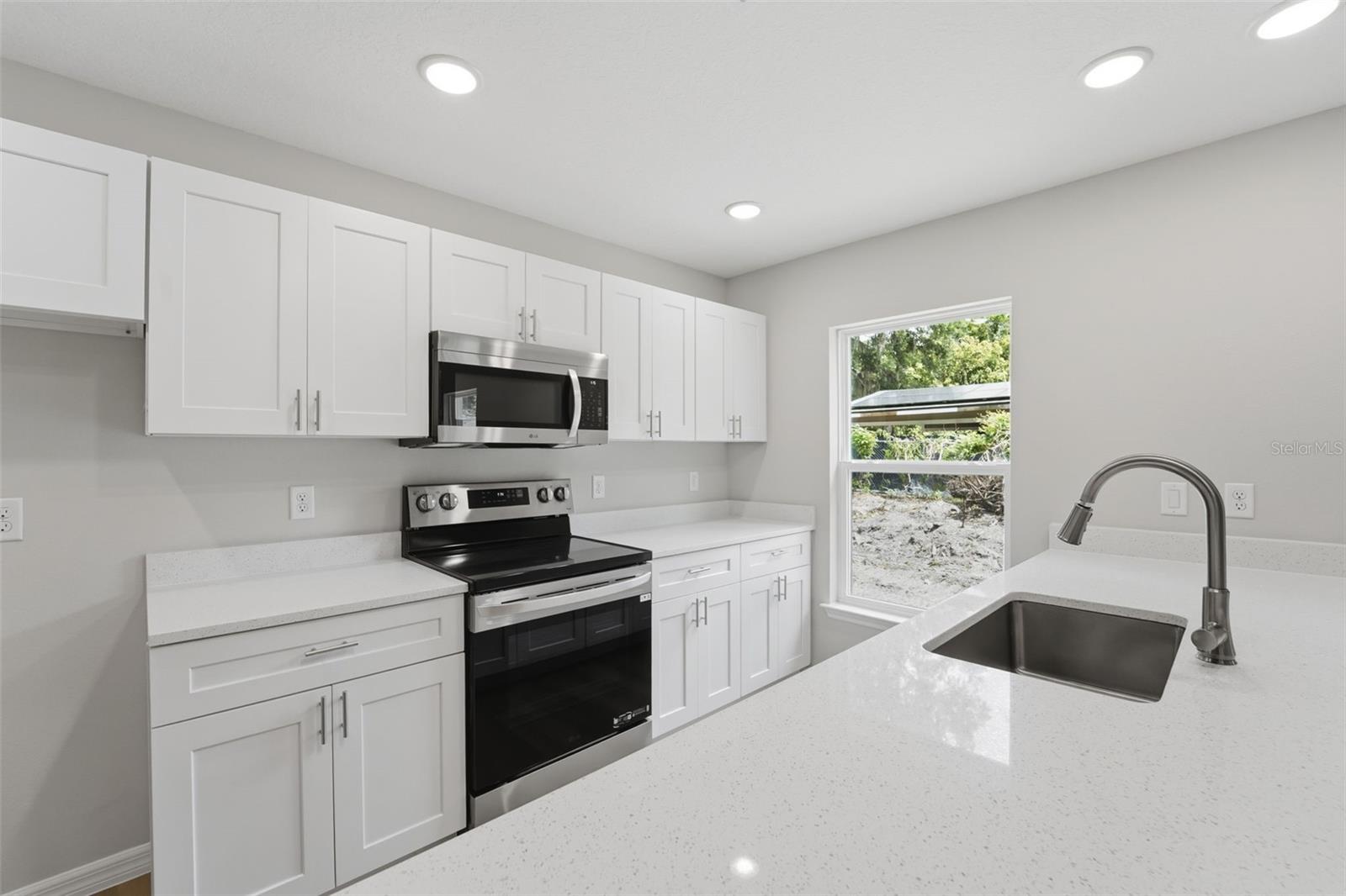 Image 4 of 26 For 2107 Suanee Avenue