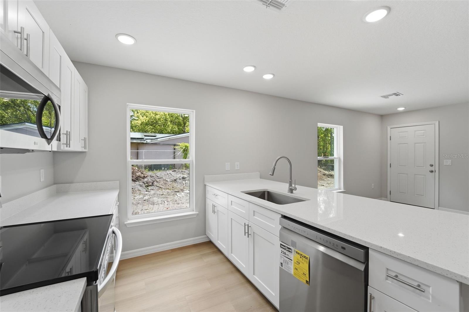 Image 5 of 26 For 2107 Suanee Avenue