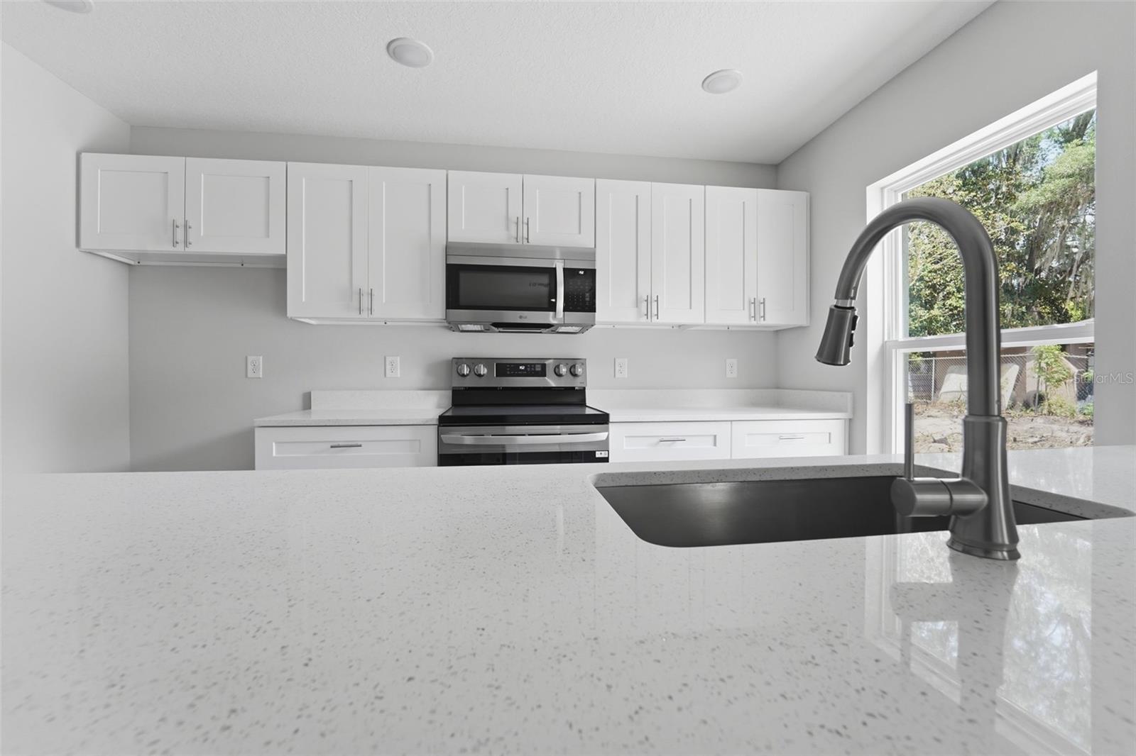 Image 6 of 26 For 2107 Suanee Avenue