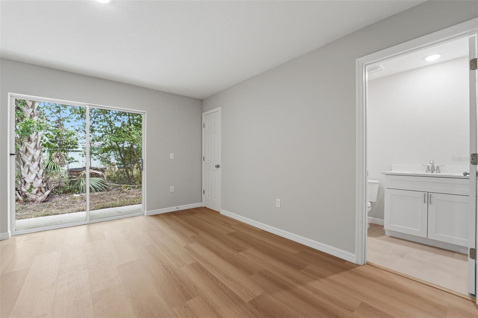 Image 9 of 26 For 2107 Suanee Avenue