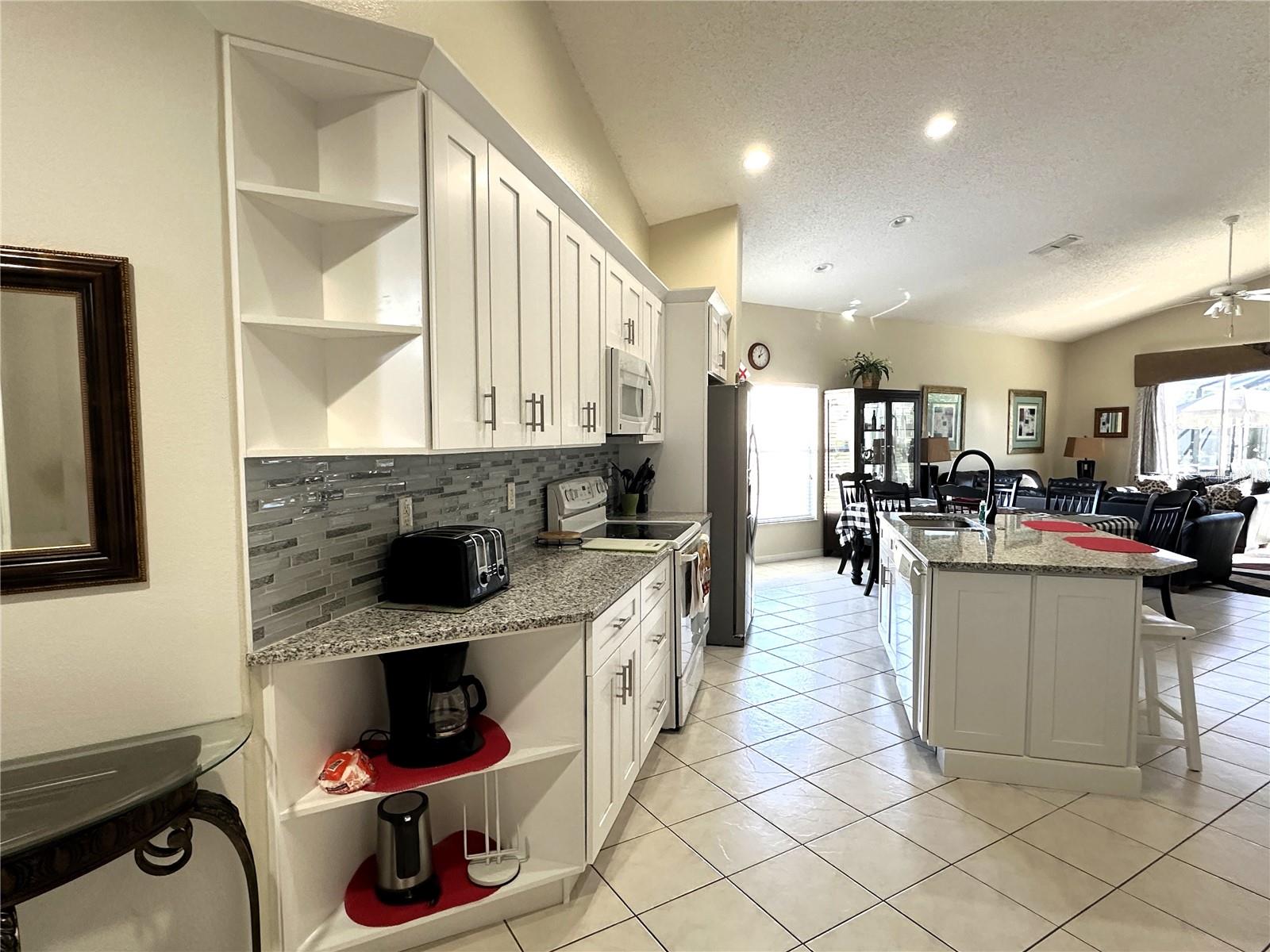 Image 10 of 59 For 16724 Rolling Green Drive