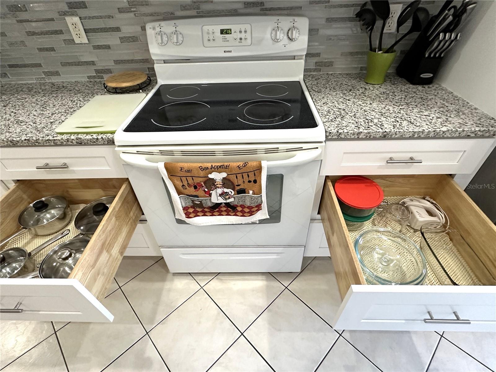 Image 16 of 59 For 16724 Rolling Green Drive