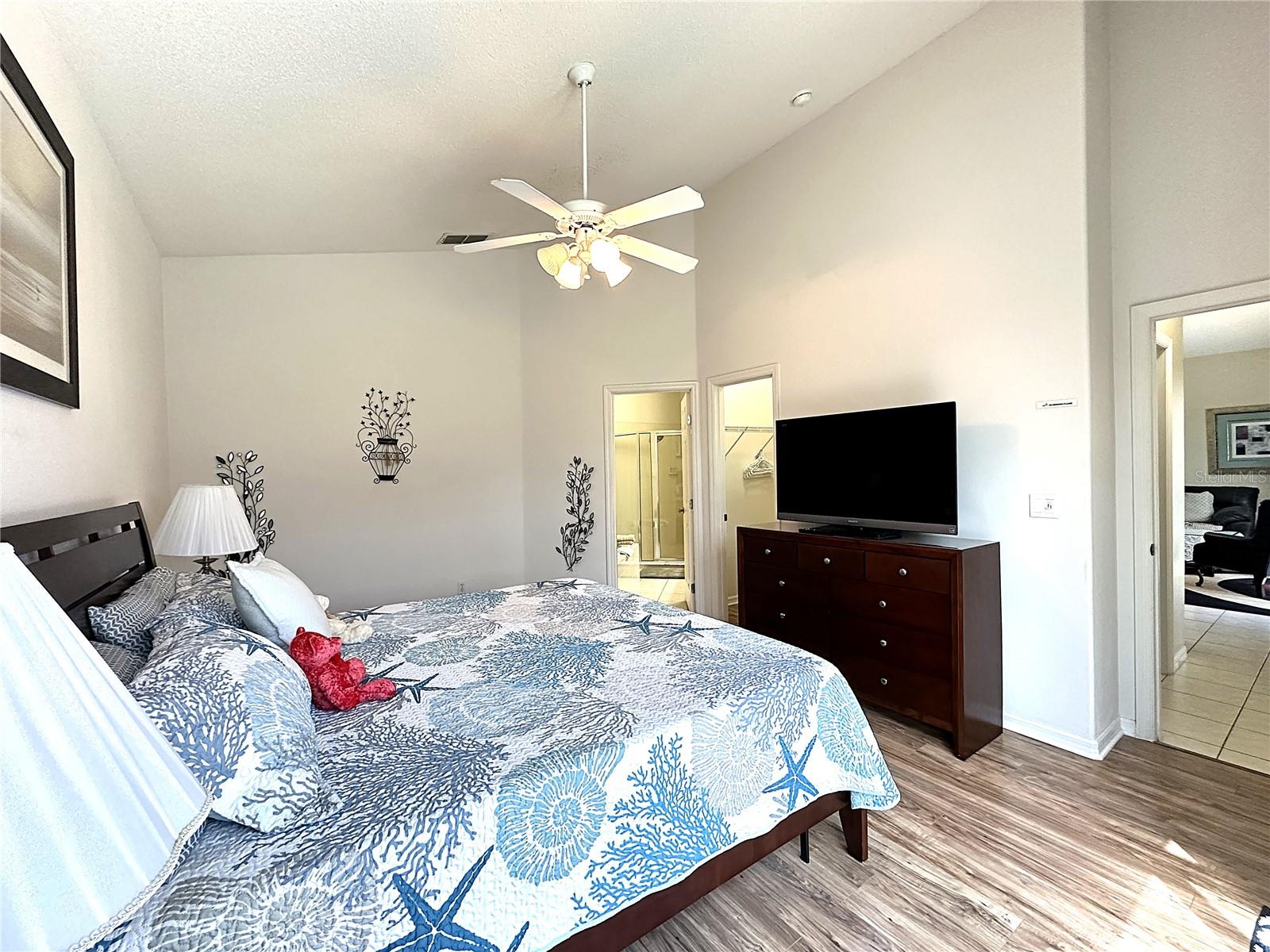 Image 32 of 59 For 16724 Rolling Green Drive