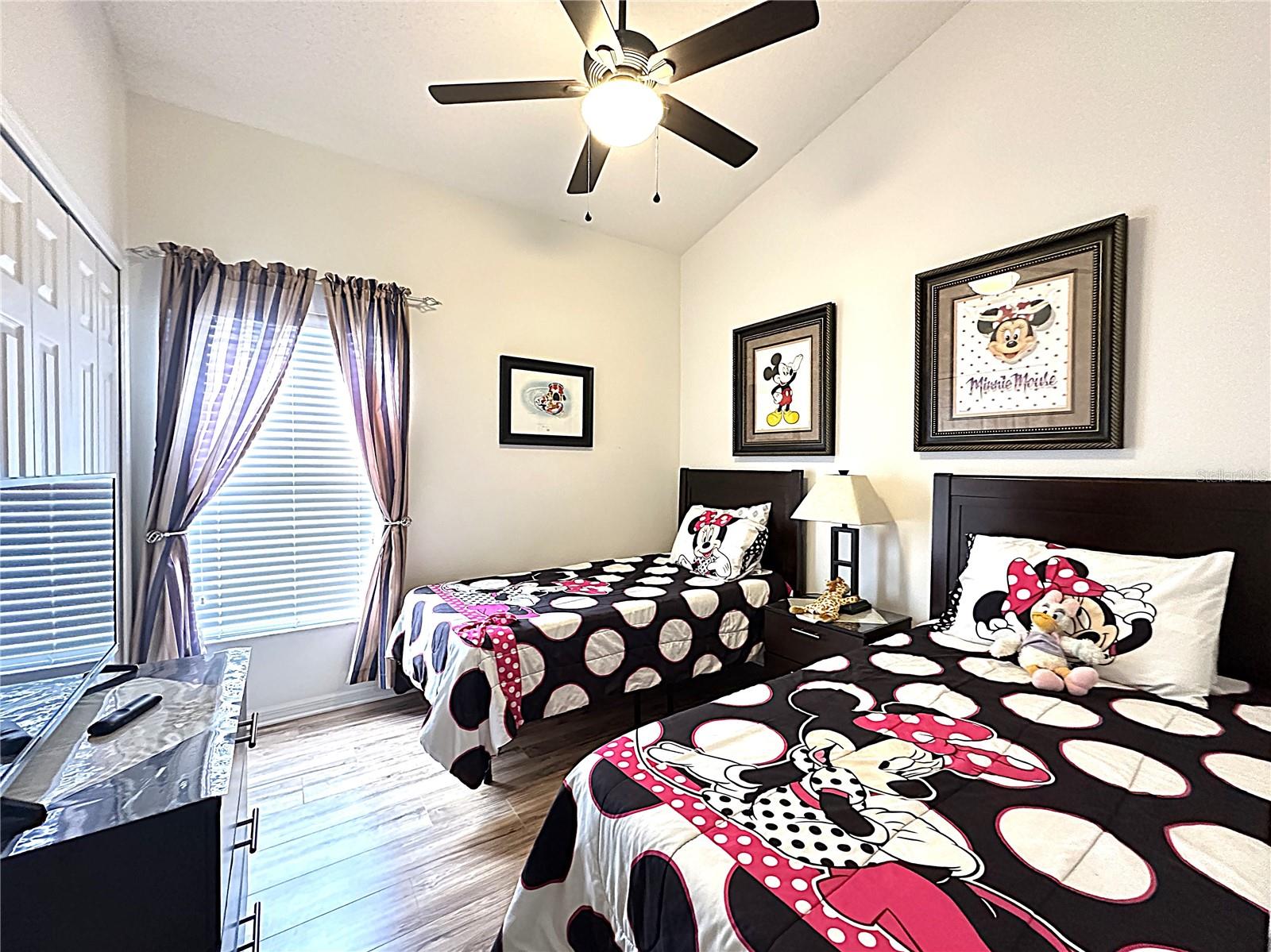 Image 36 of 59 For 16724 Rolling Green Drive