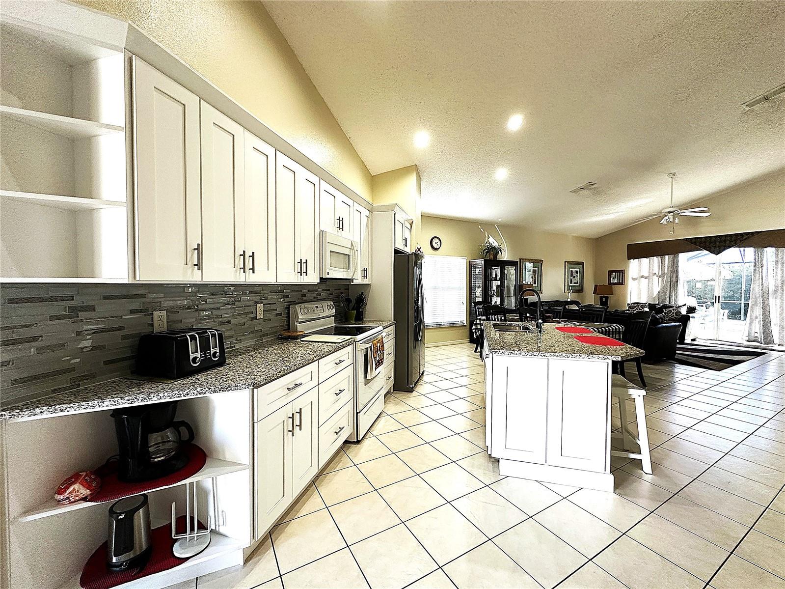 Image 6 of 59 For 16724 Rolling Green Drive