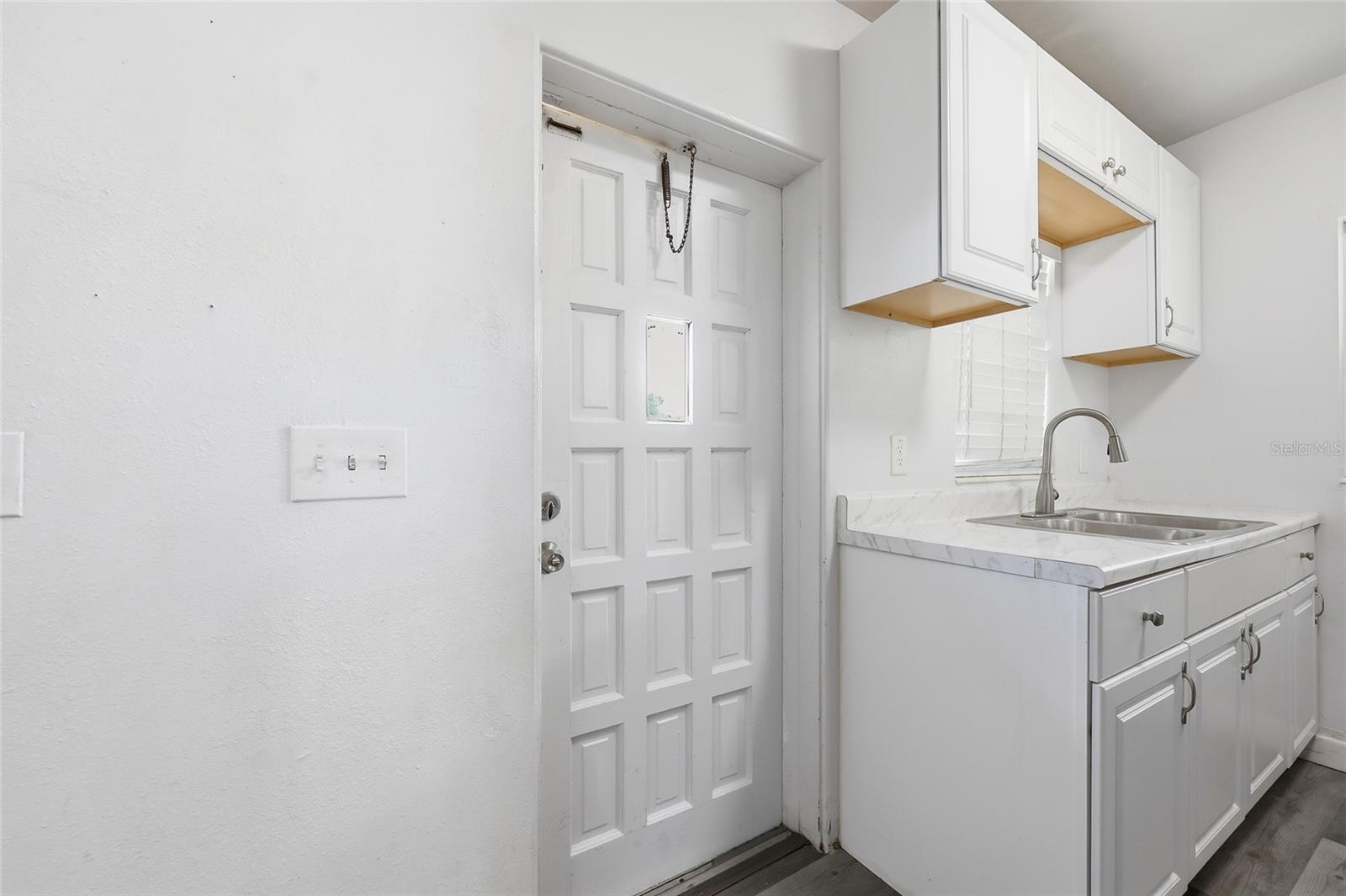 Image 5 of 24 For 2815 Orange Boulevard