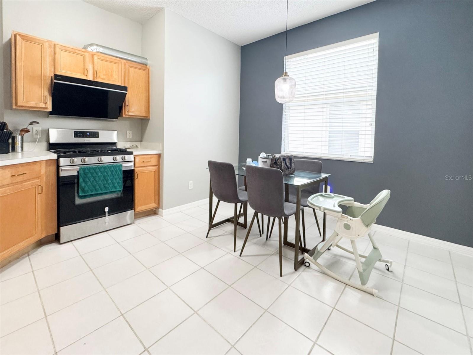 Image 10 of 41 For 1207 Royal Saint George Drive