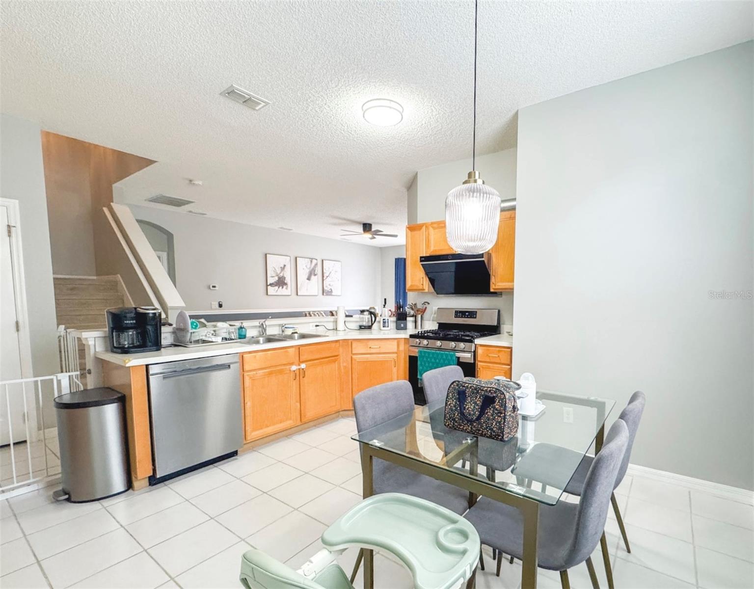 Image 11 of 41 For 1207 Royal Saint George Drive