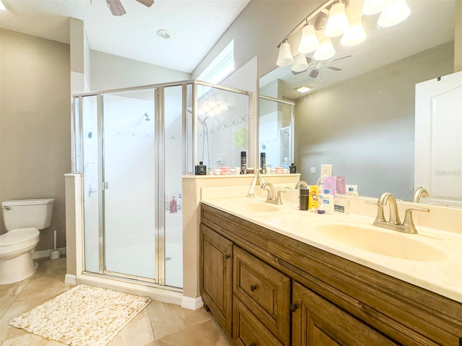 Image 17 of 41 For 1207 Royal Saint George Drive