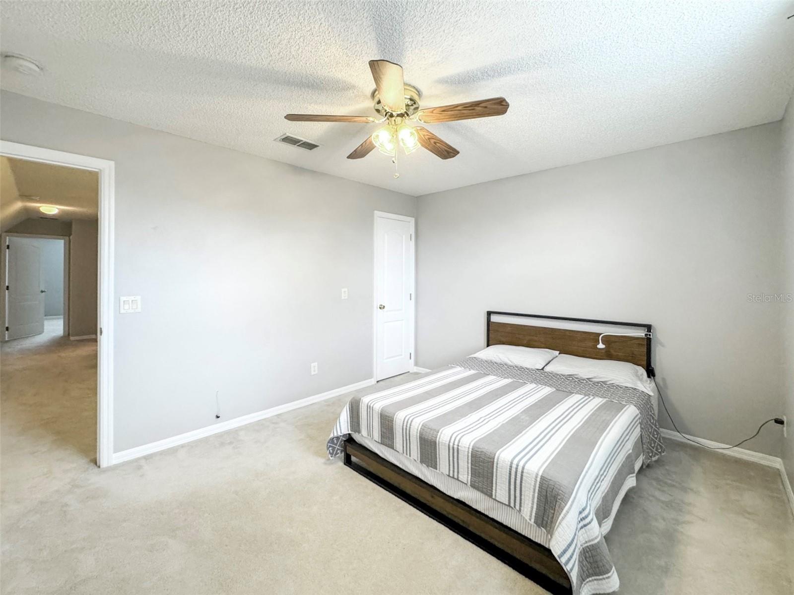 Image 24 of 41 For 1207 Royal Saint George Drive