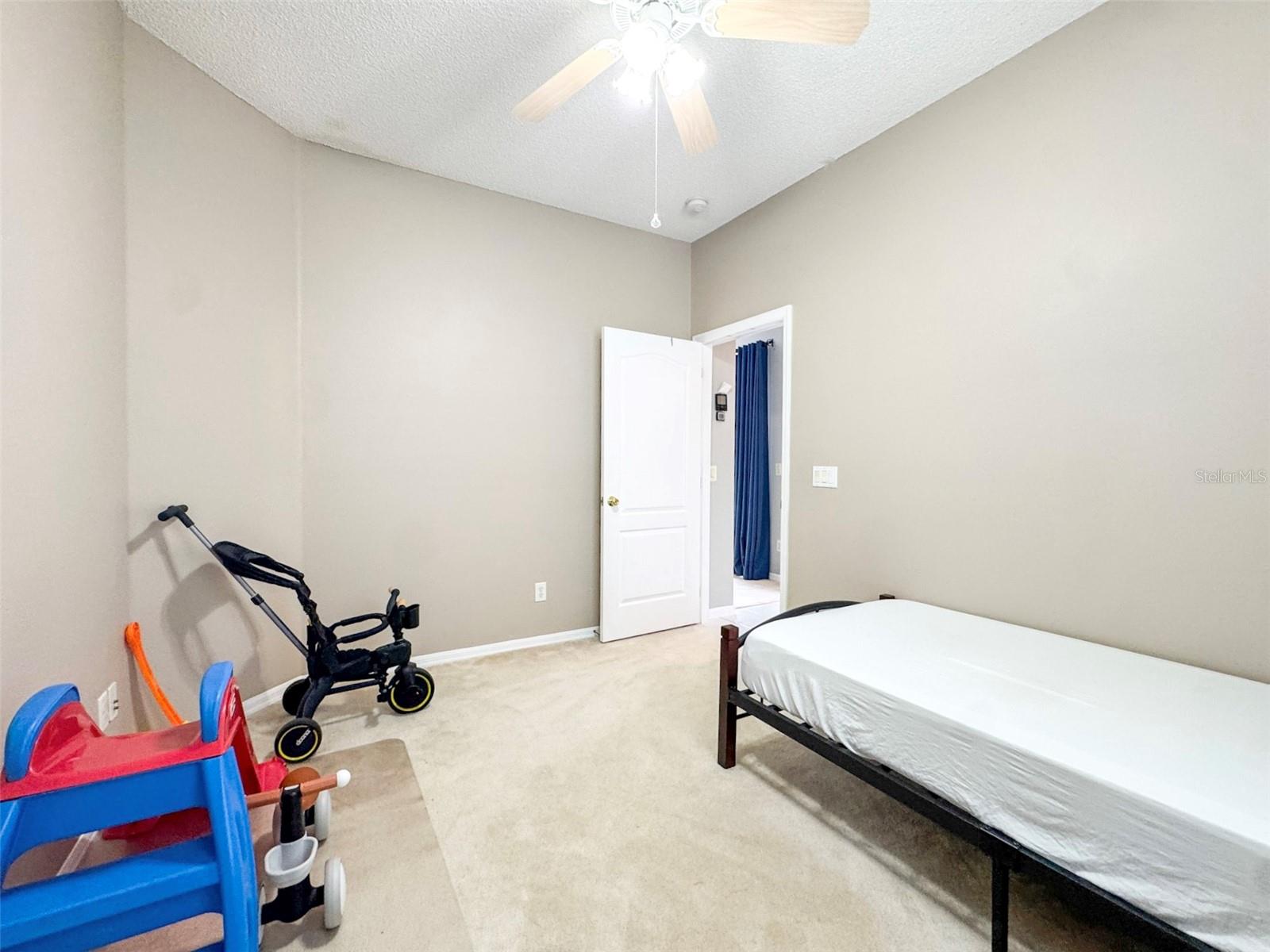 Image 27 of 41 For 1207 Royal Saint George Drive