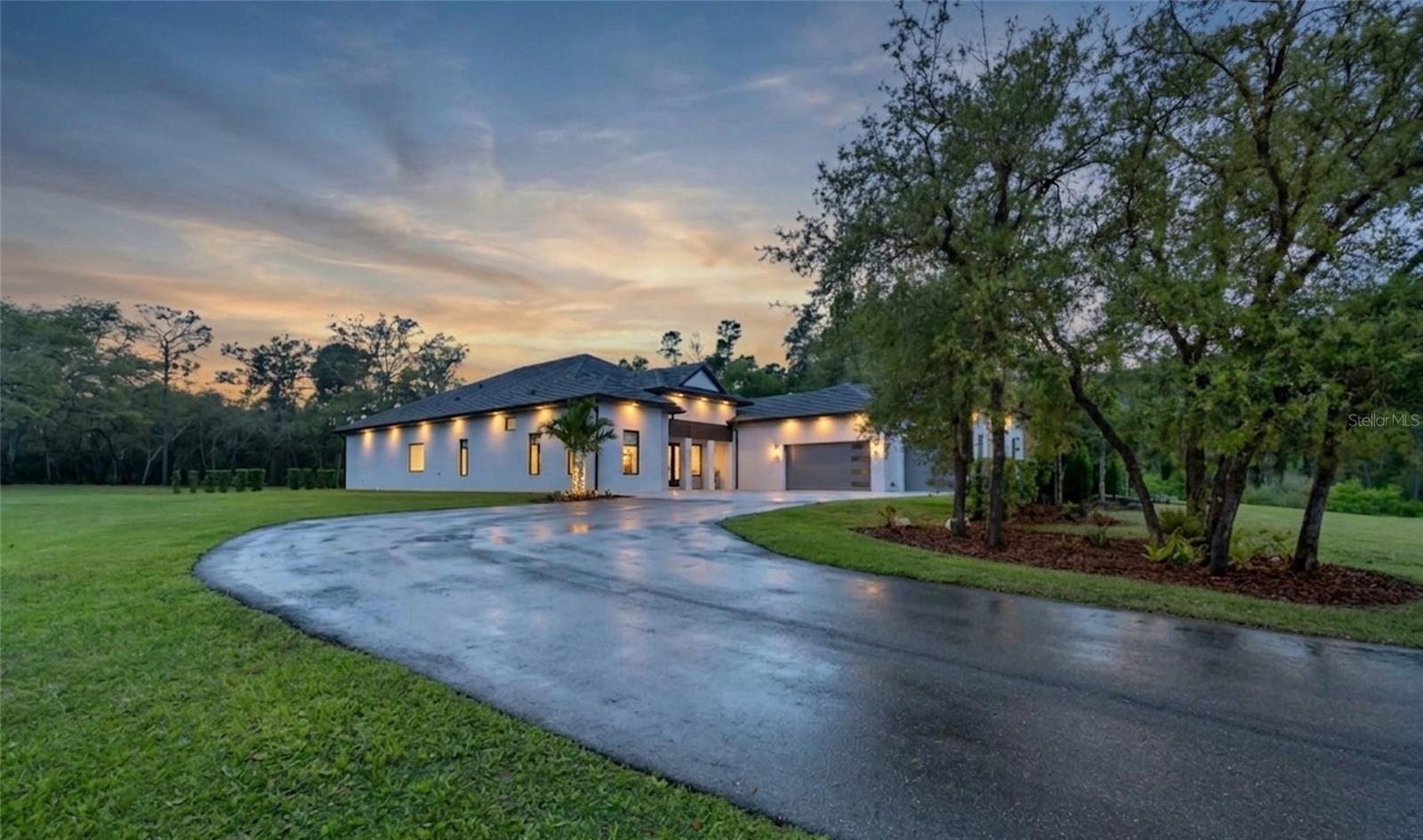 Listing photo id 57 for 8398 Happy Trail