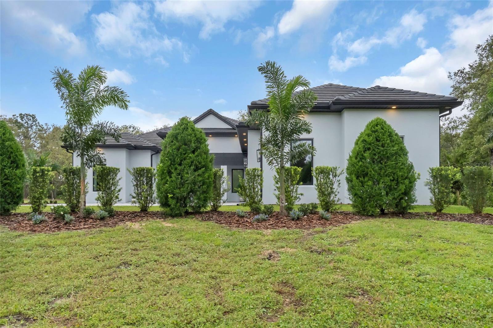 Listing photo id 7 for 8398 Happy Trail