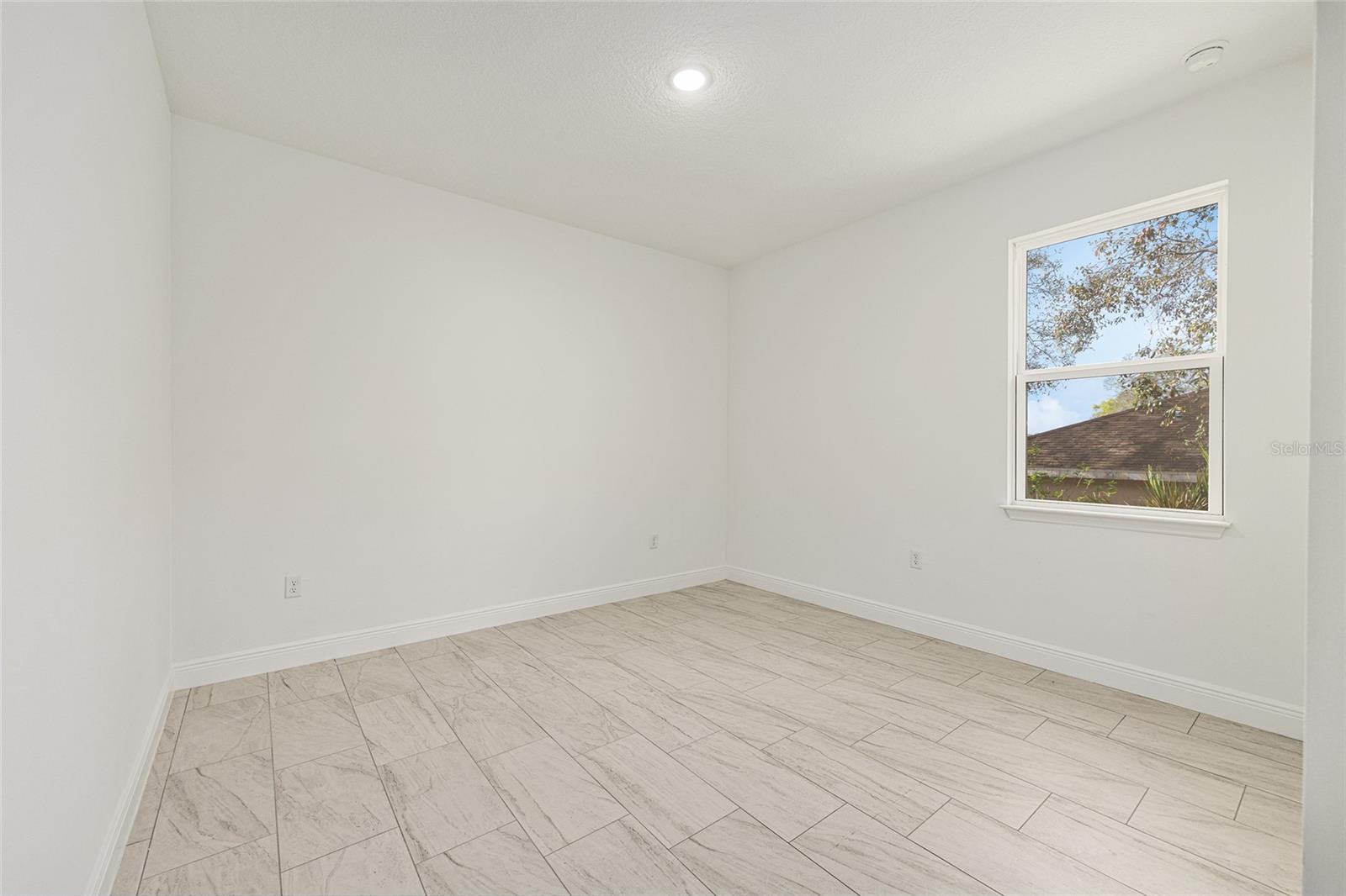 Image 19 of 42 For 5736 Claremont Drive