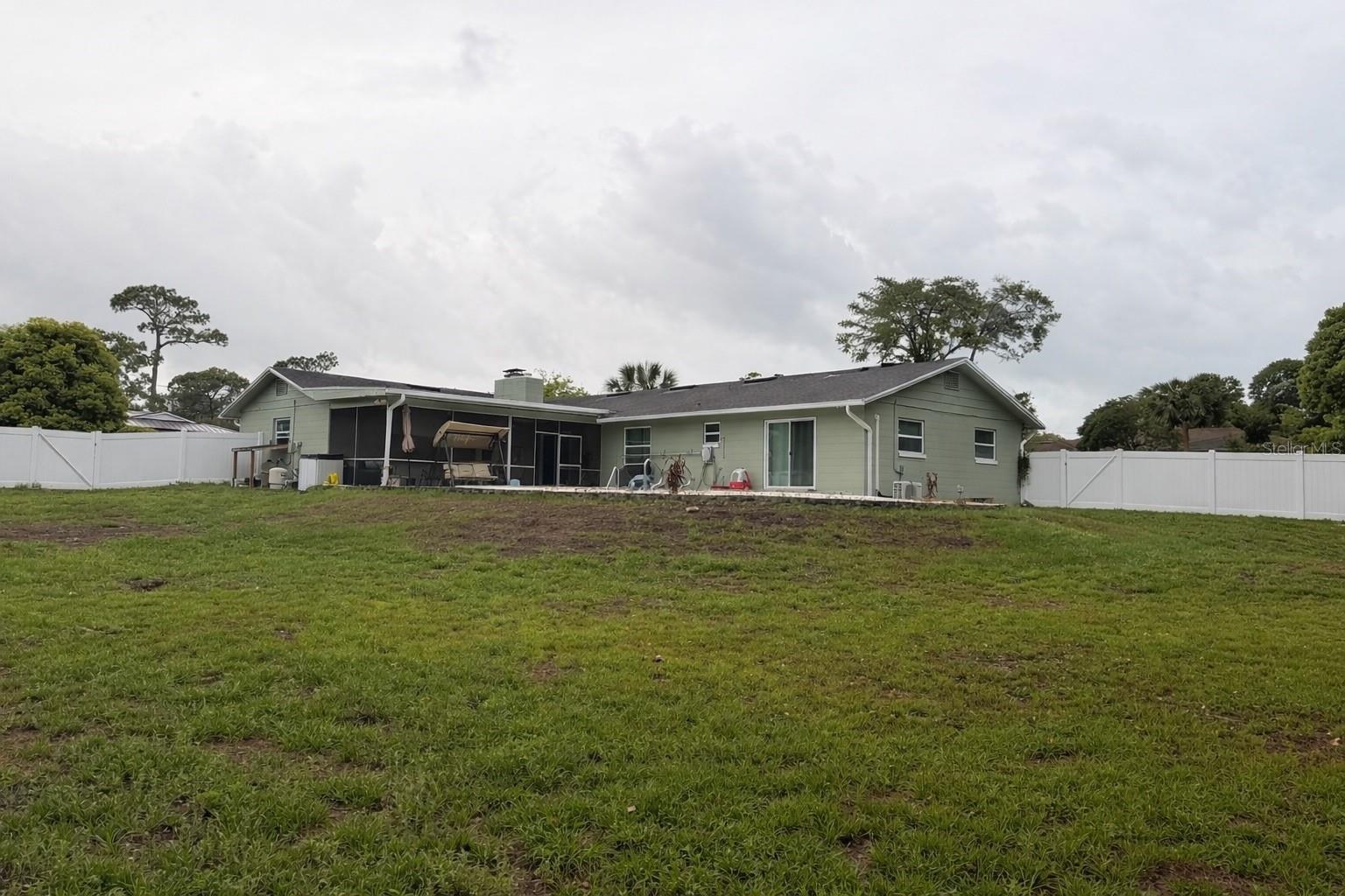 Image 27 of 28 For 1751 Stanley Street