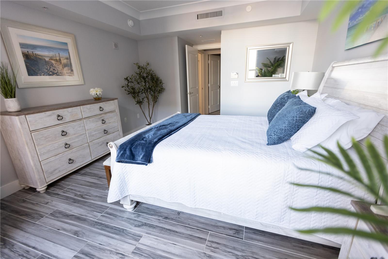 Image 12 of 56 For 1350 Main Street 709