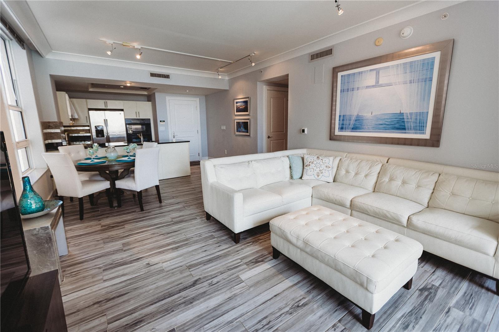 Image 16 of 56 For 1350 Main Street 709