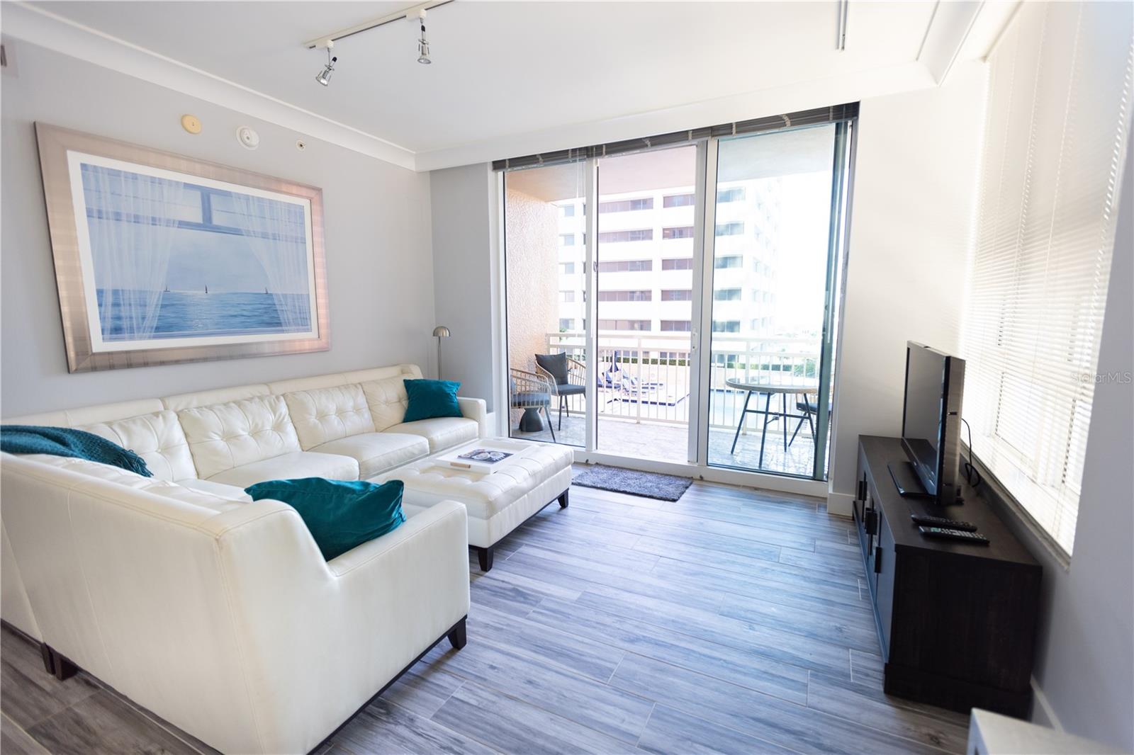 Image 17 of 56 For 1350 Main Street 709