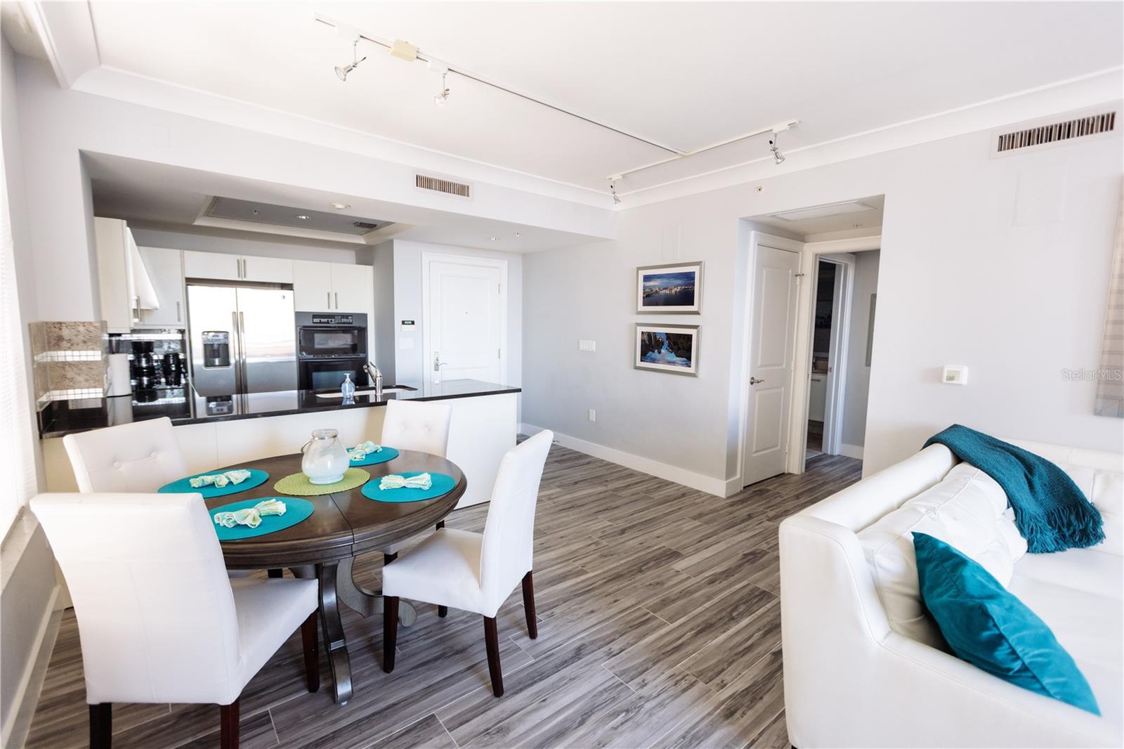 Image 18 of 56 For 1350 Main Street 709