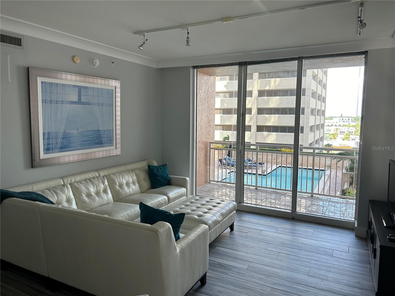 Image 5 of 56 For 1350 Main Street 709