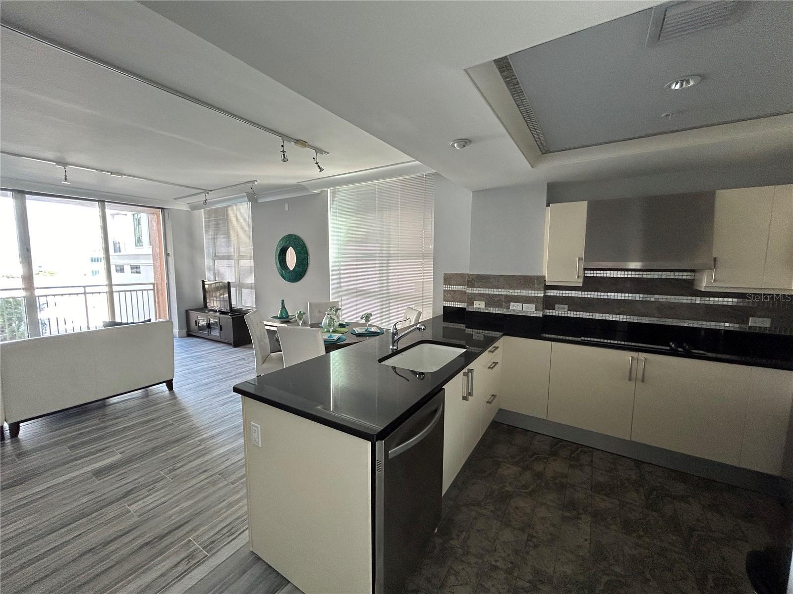 Image 7 of 56 For 1350 Main Street 709