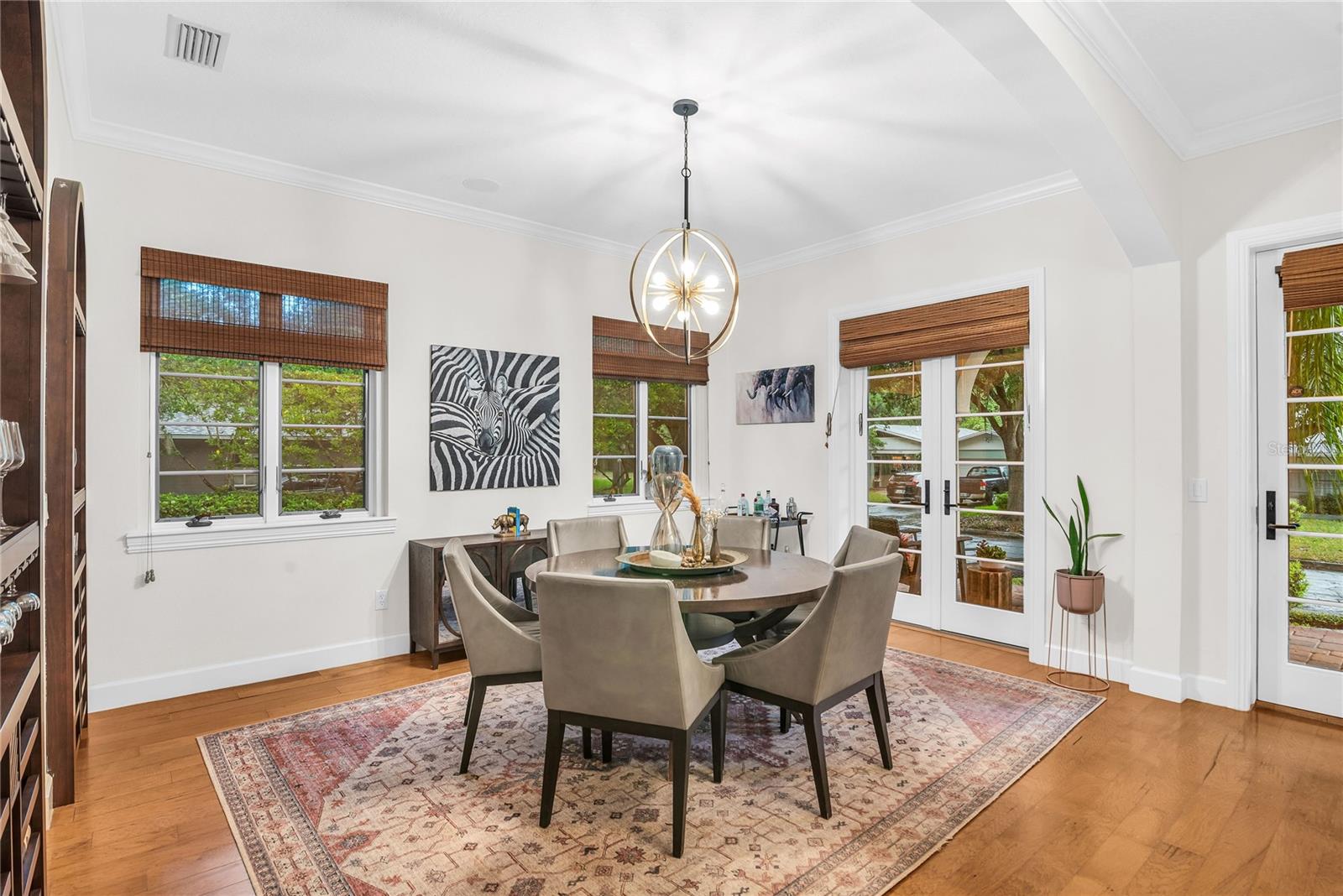 Listing photo id 11 for 18 Celia Lane