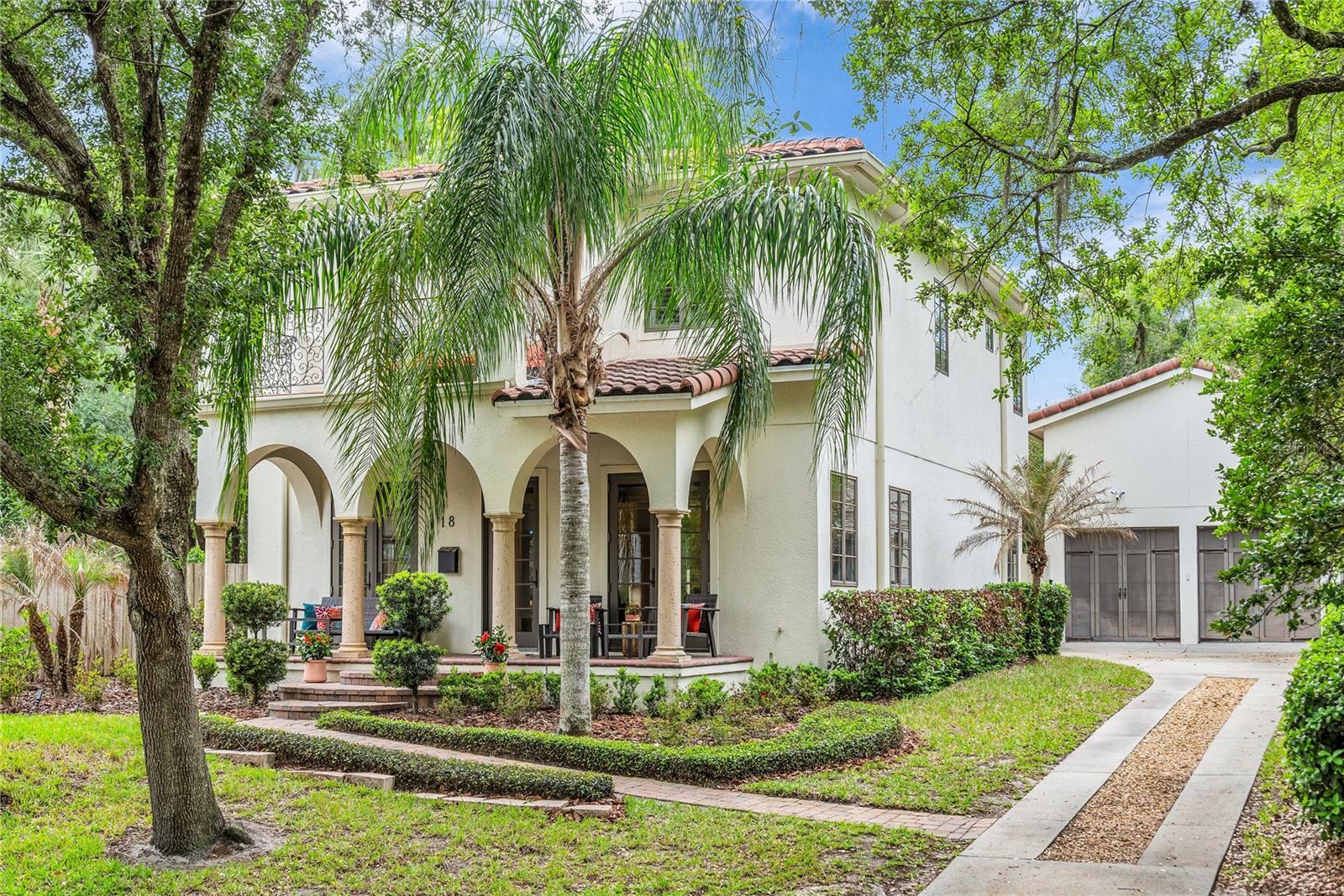 Listing photo id 0 for 18 Celia Lane