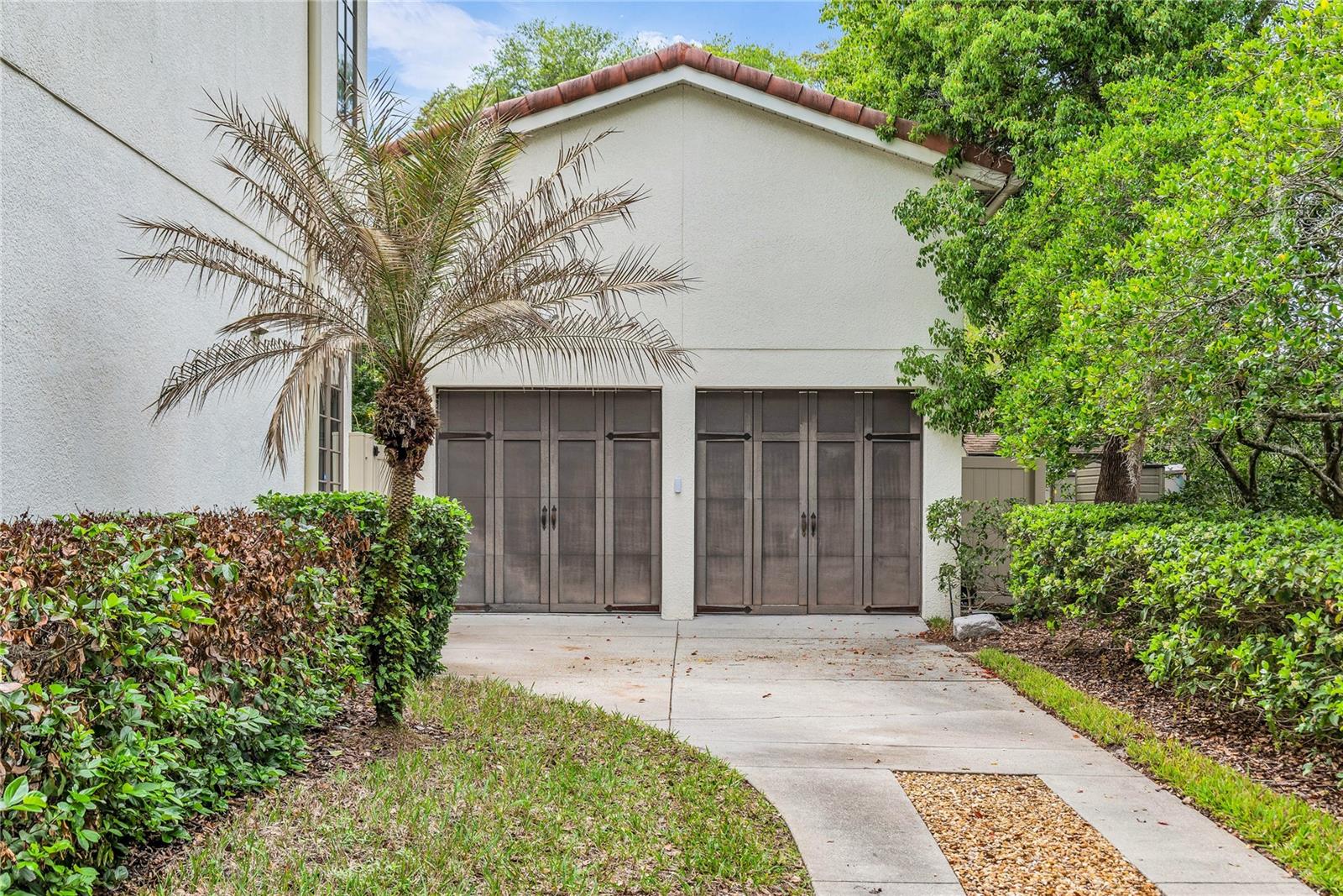 Listing photo id 1 for 18 Celia Lane