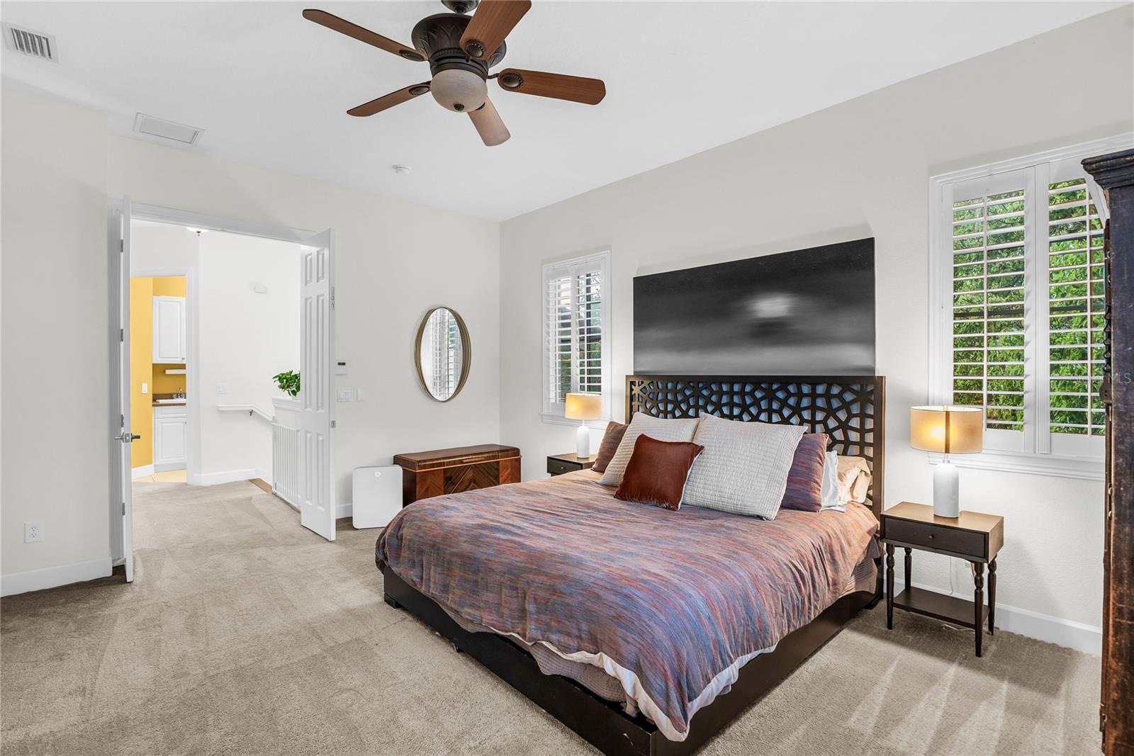 Listing photo id 32 for 18 Celia Lane