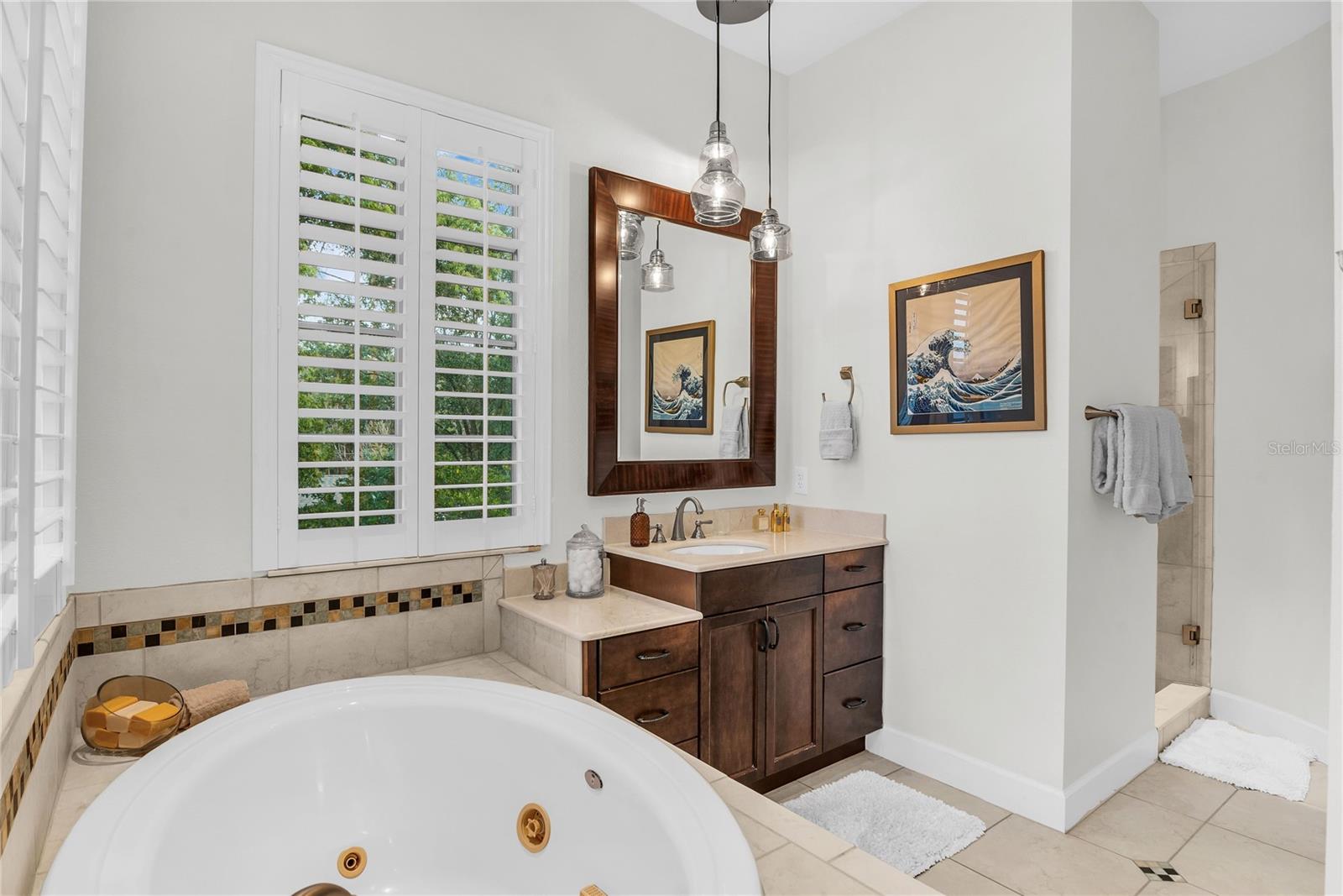 Listing photo id 36 for 18 Celia Lane