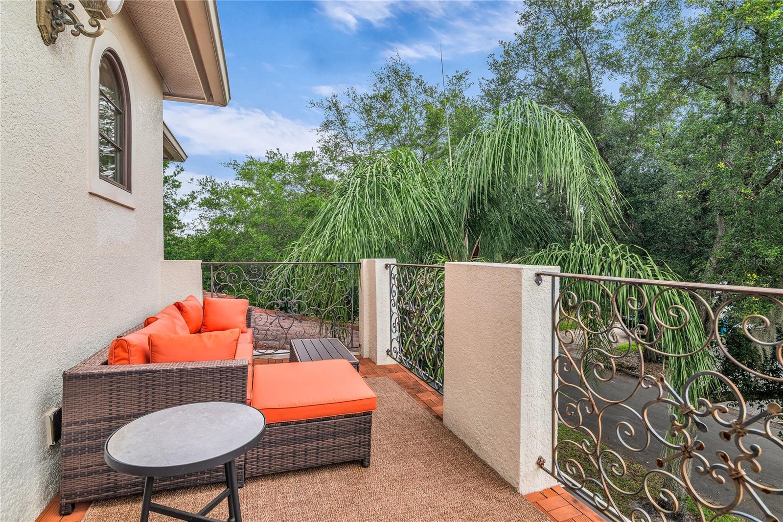 Listing photo id 42 for 18 Celia Lane