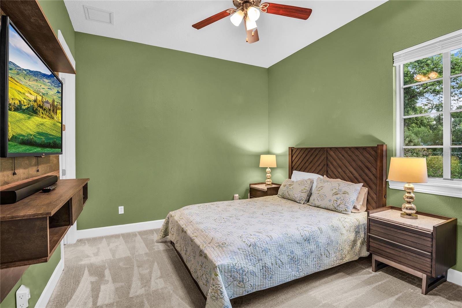 Listing photo id 47 for 18 Celia Lane