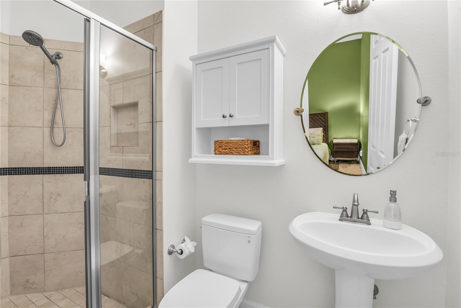 Listing photo id 48 for 18 Celia Lane