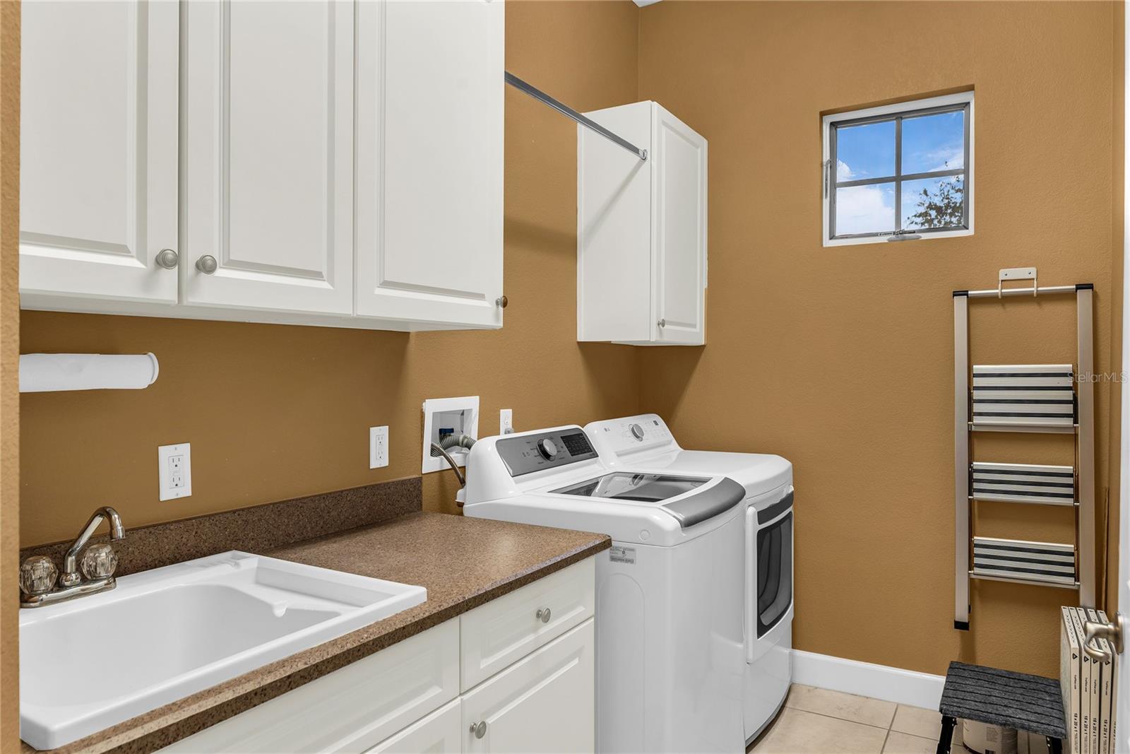 Listing photo id 49 for 18 Celia Lane