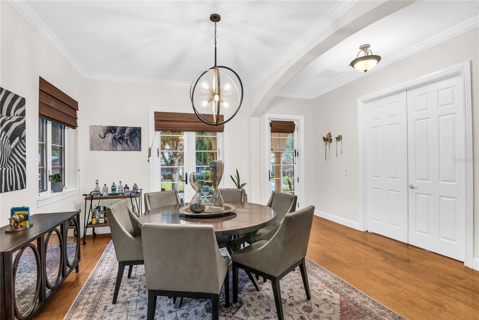 Listing photo id 5 for 18 Celia Lane