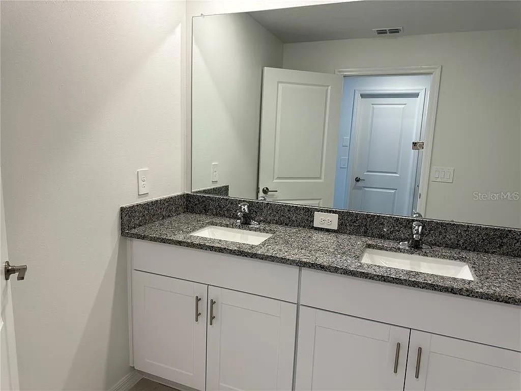 Image 3 of 21 For 32009 Spiceberry Street