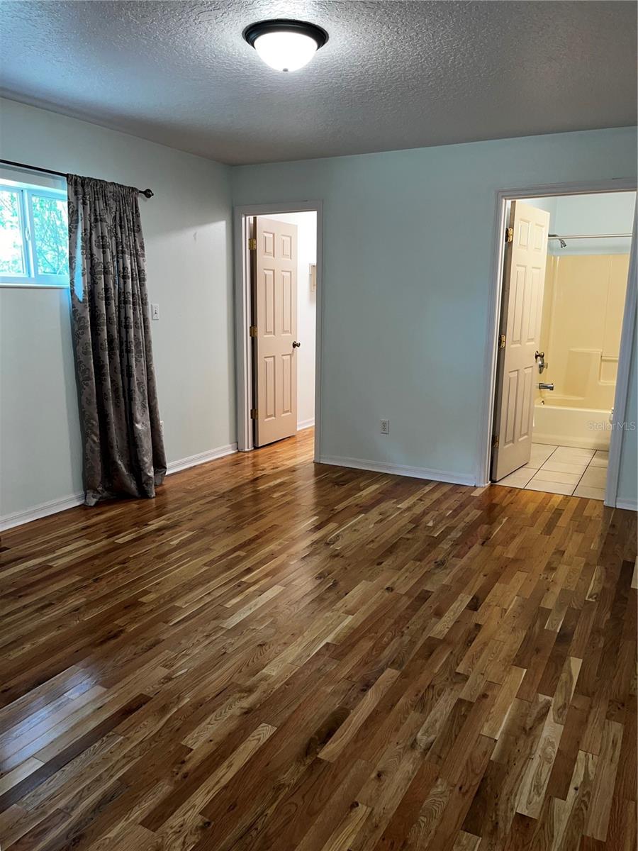 Listing photo id 13 for 29716 Deerwood Farms Road