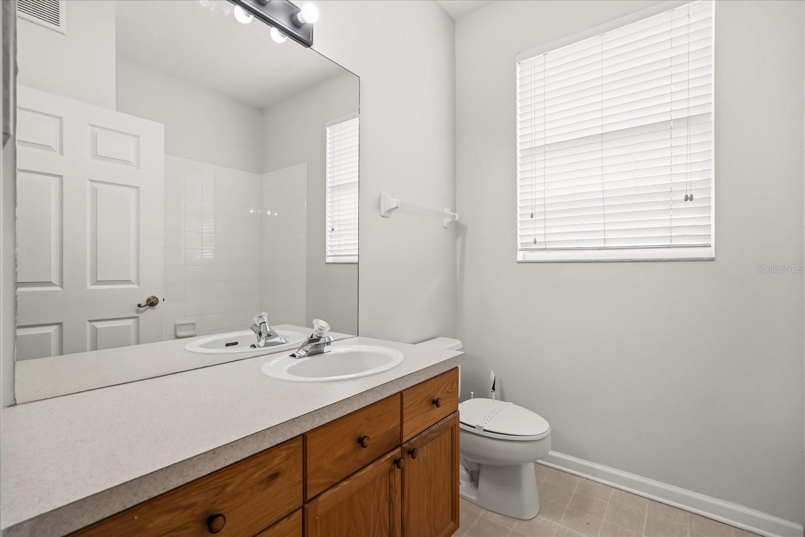 Image 14 of 27 For 8101 Coconut Palm Way 205