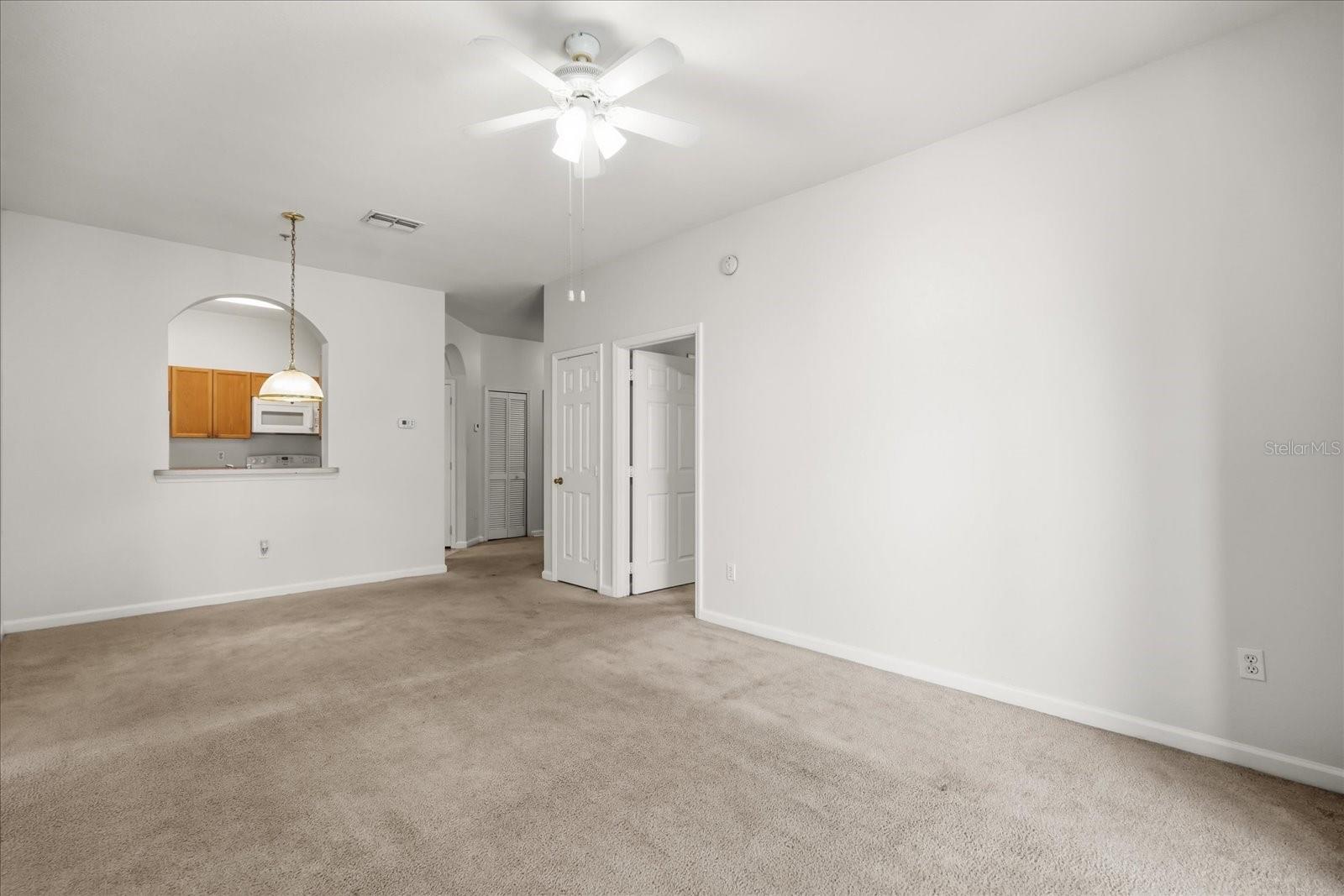 Image 8 of 27 For 8101 Coconut Palm Way 205