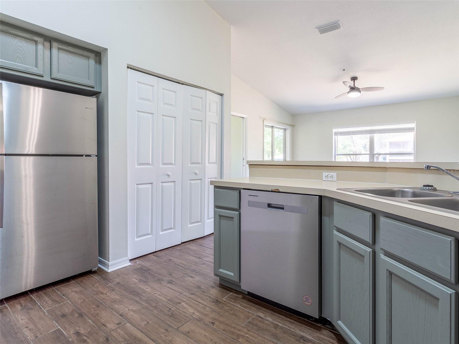 Image 24 of 30 For 36921 Value Circle