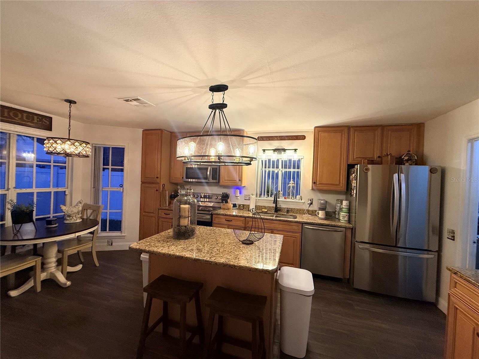 Image 13 of 47 For 3649 Ventura Club Circle