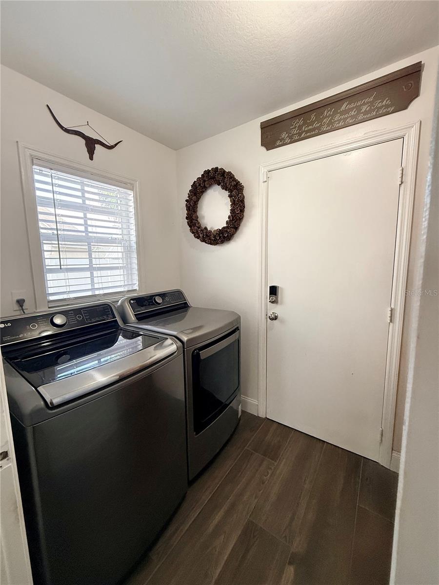 Image 14 of 47 For 3649 Ventura Club Circle