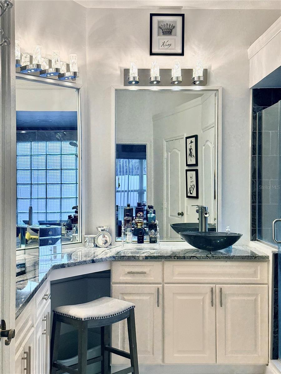 Image 18 of 47 For 3649 Ventura Club Circle