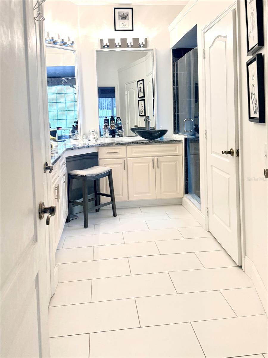 Image 19 of 47 For 3649 Ventura Club Circle