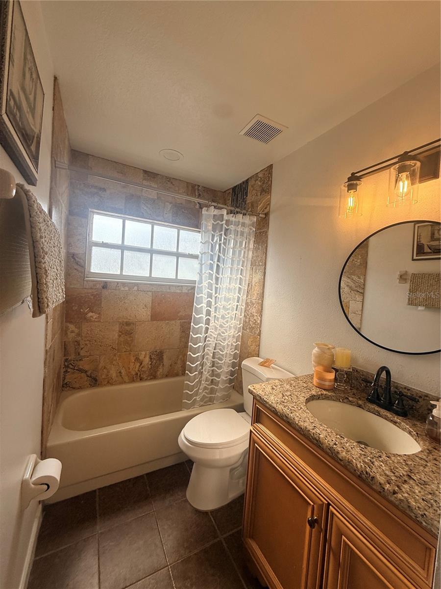 Image 25 of 47 For 3649 Ventura Club Circle