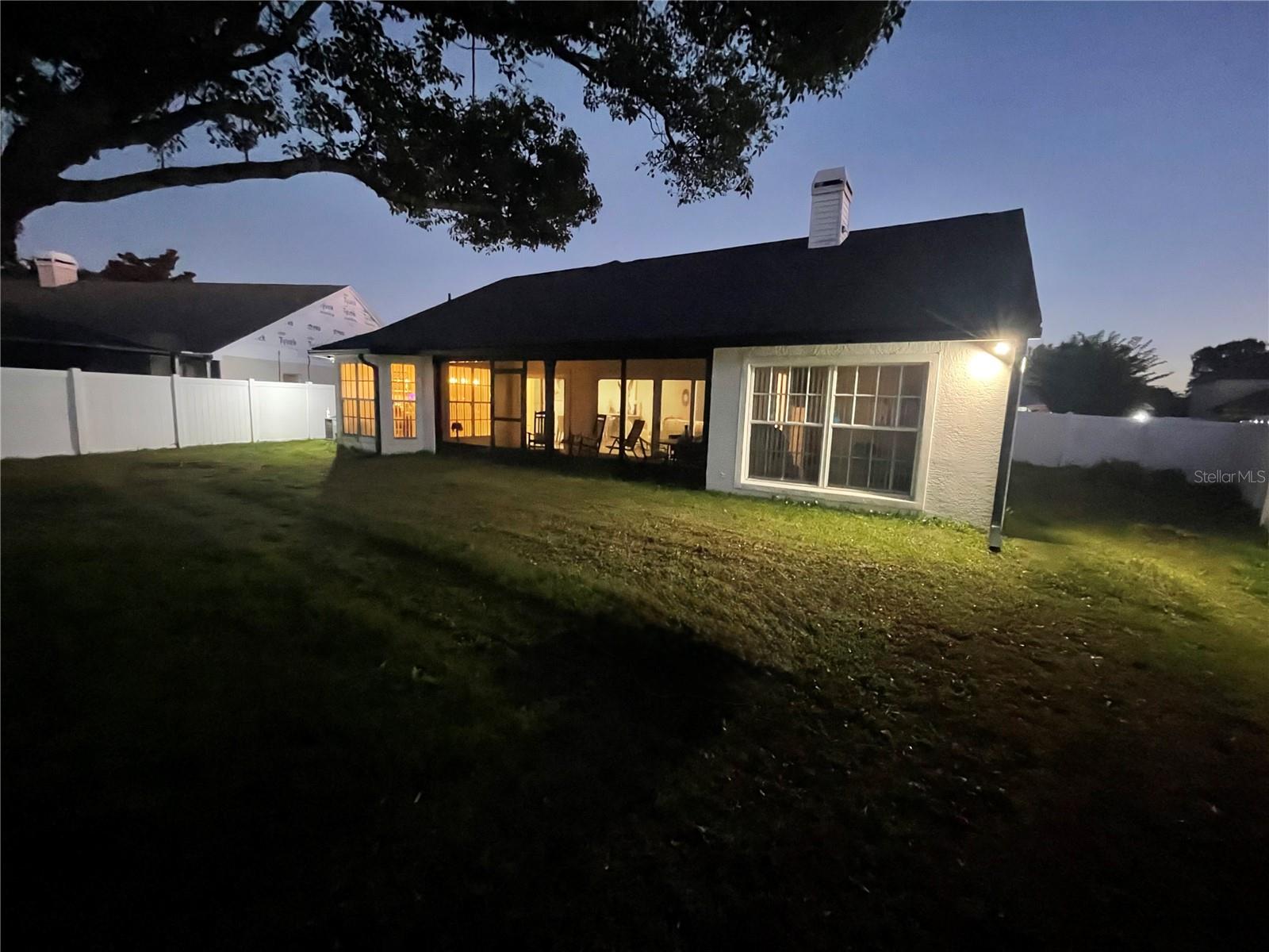 Image 29 of 47 For 3649 Ventura Club Circle