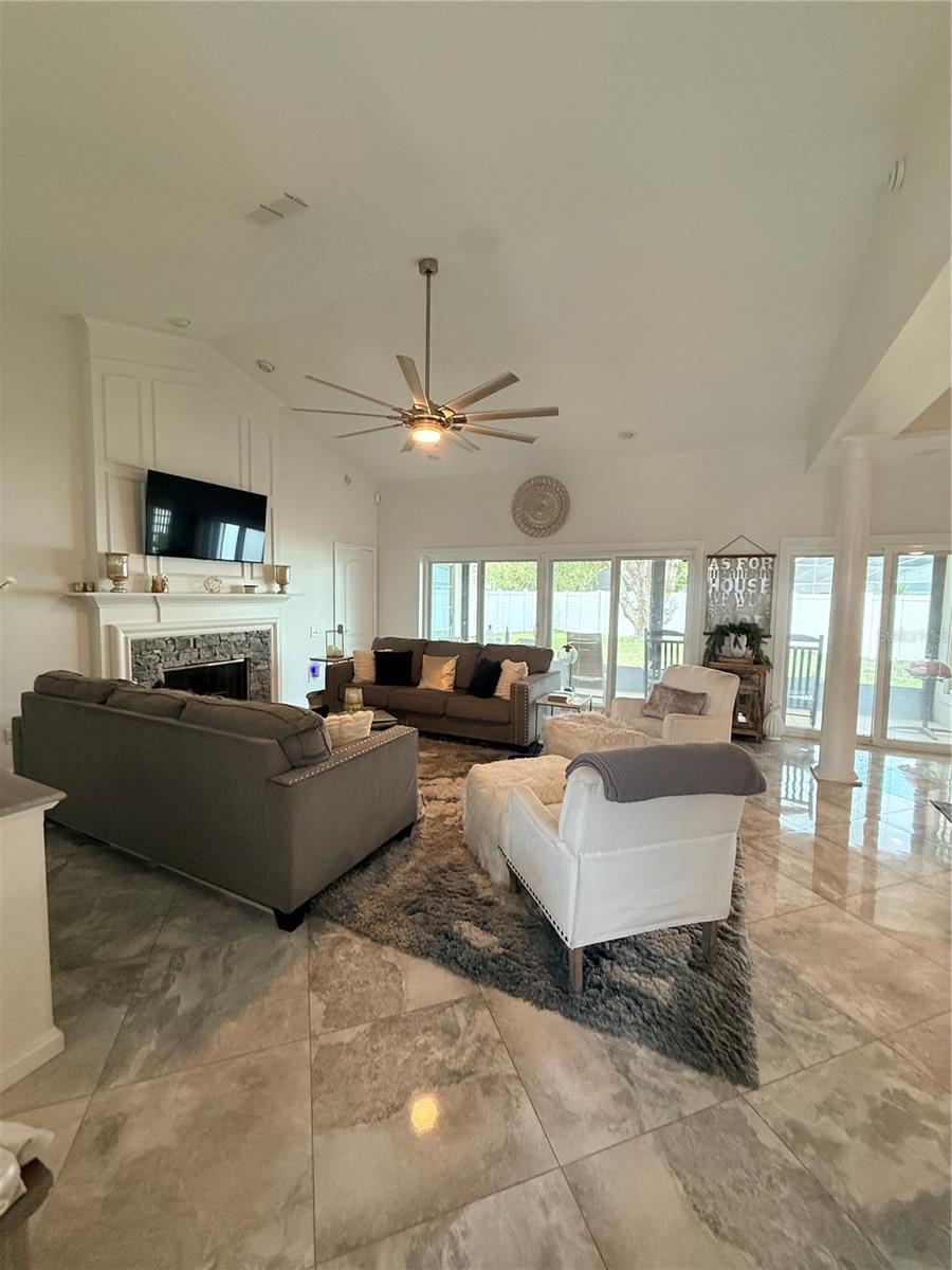 Image 4 of 47 For 3649 Ventura Club Circle